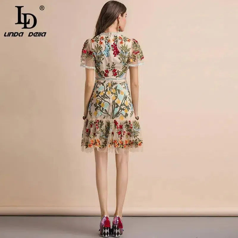 Elegant Embroidered Dresses for Sophisticated Style-4