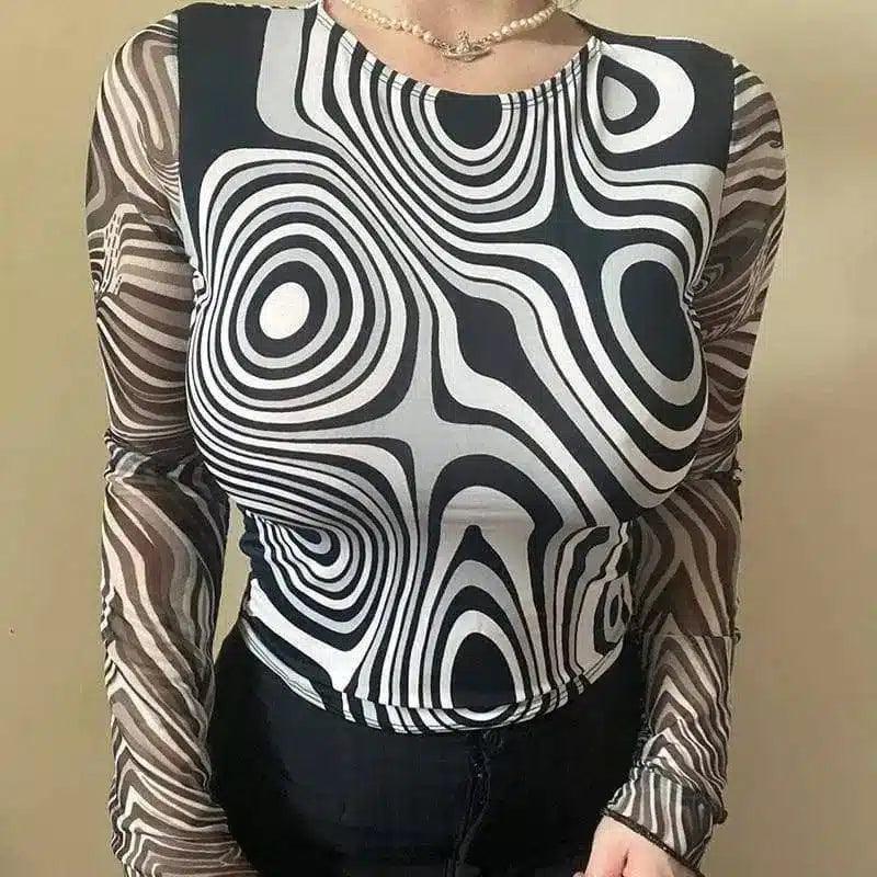 Wavy Print Fitted Long Sleeve Crop Top-Black-2